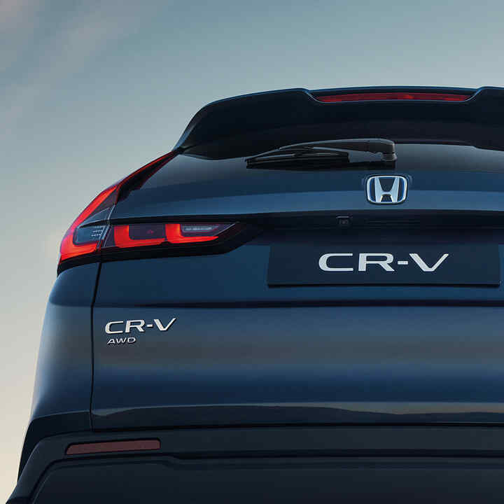 Närbild på baksidan av Honda CR-V Hybrid.