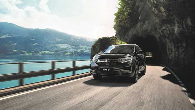 Främre trekvartsvy av CR-V Hybrid