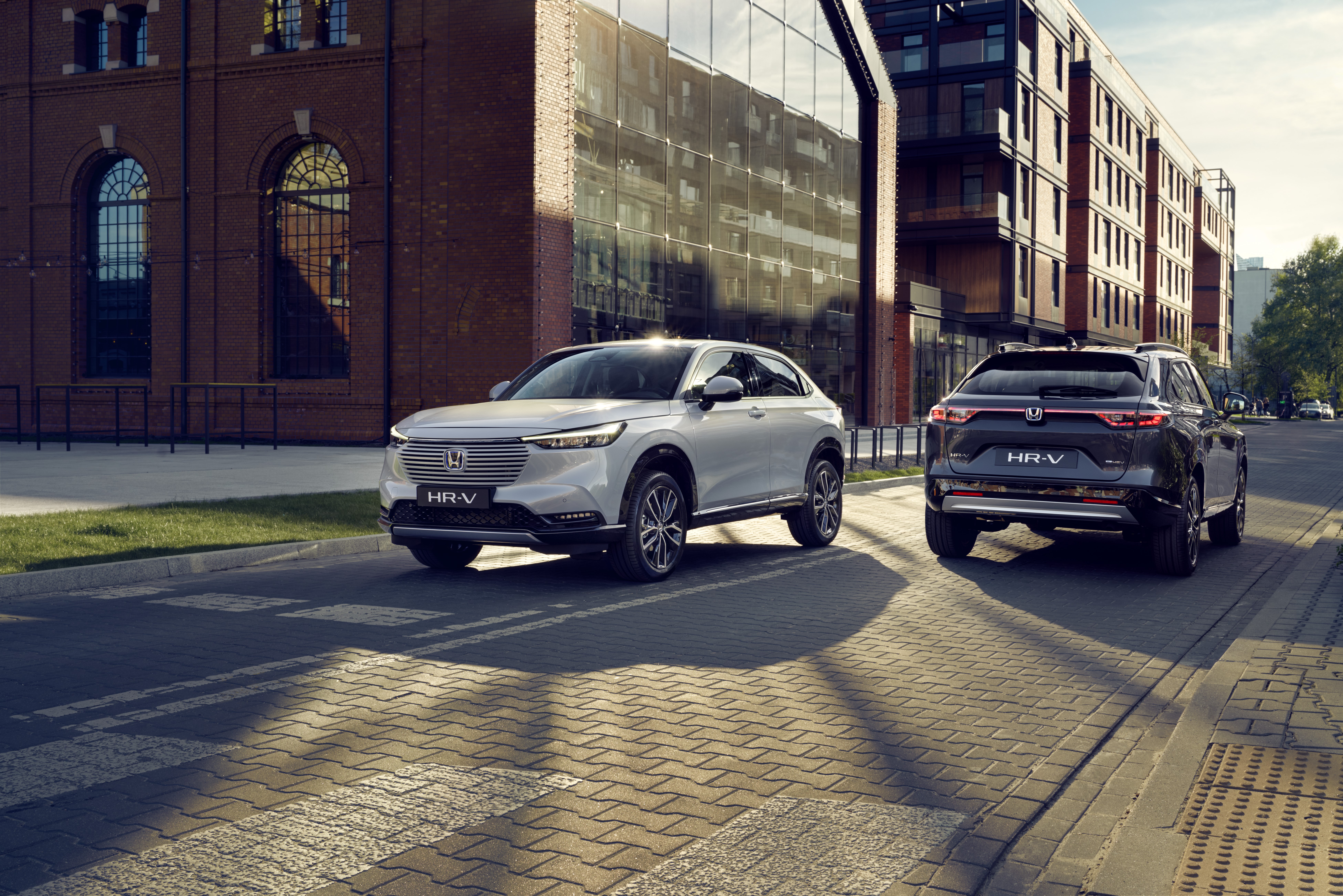 2 Honda HR-V-bilar
