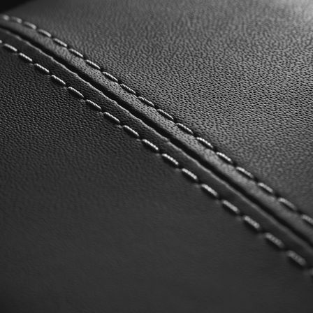 Sidovy av l&auml;ders&auml;ten i en 5-d&ouml;rrars Civic.