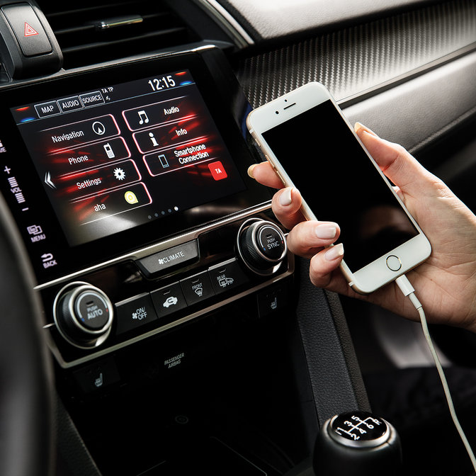 Närbild av infotainmentsystemet Honda CONNECT med Apple Car Play.