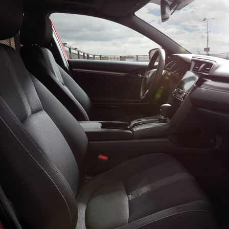 Bild på Honda Civics interiör.