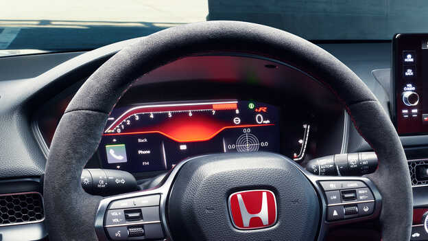 Närbild av multiinformationsskärmen i Honda Civic Type R.
