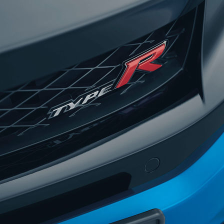 Närbild på Civic Type R lågt sittande aerospoiler.