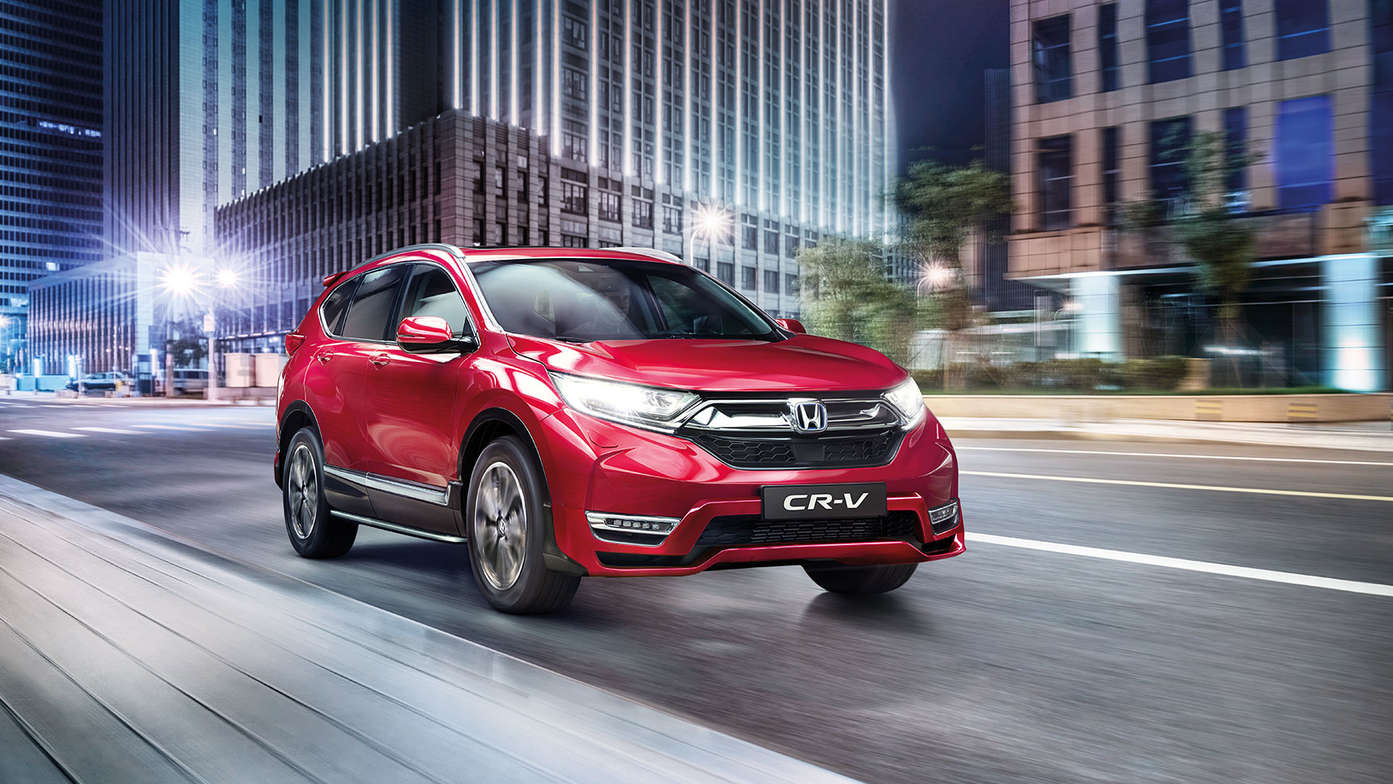 Vy snett framifrån av Honda CR-V Hybrid med Aeropaket.