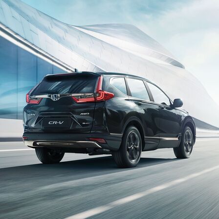 Vy snett bakifrån av Honda CR-V Hybrid Sportline