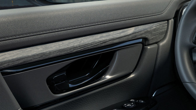 Honda CR-V dörrpaneler och konsol med svart träimitation