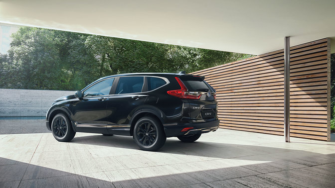 Honda CR-V med svartkromade lister och inklädnader