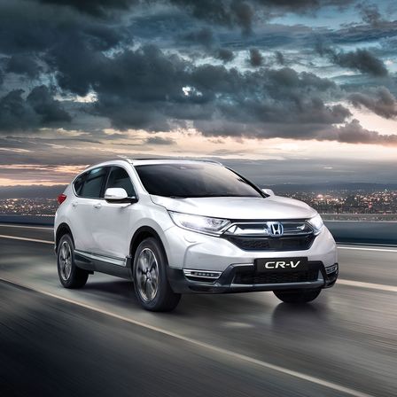 Vy snett framifrån av Honda CR-V