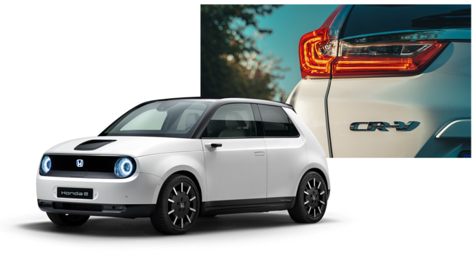 Vy snett framifrån av Honda Clarity Fuel Cell med Honda-logotyp.