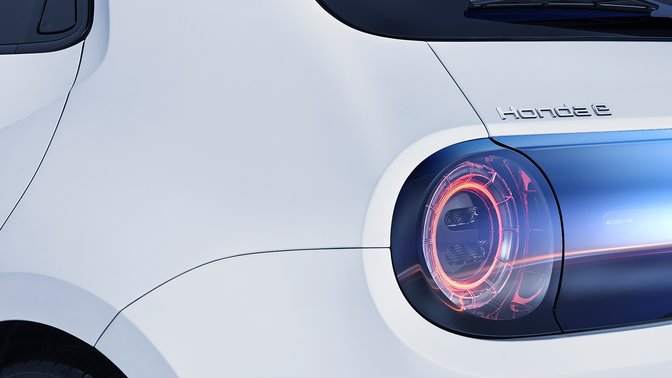 Utvändig vy framifrån av Honda E.