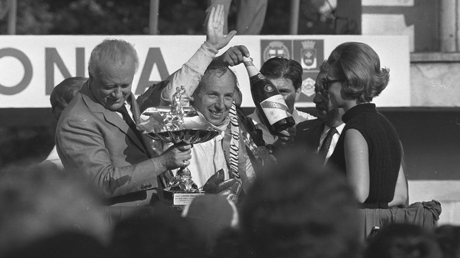 John Surtees vid vår andra Formel 1-seger på Monza.