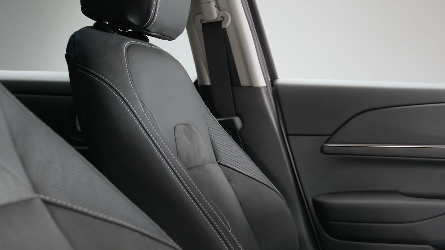 Skinnklädsel i Honda HR-V Hybrid