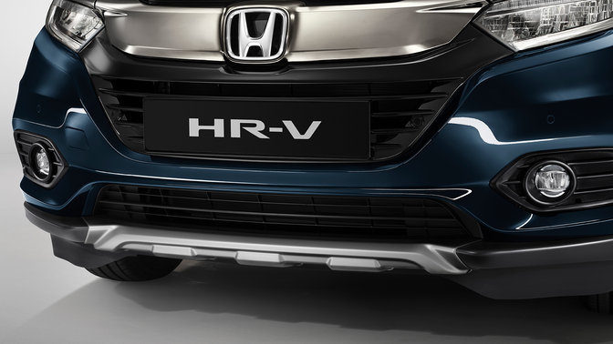 Trekvartsvy framifrån av Honda HR-V.