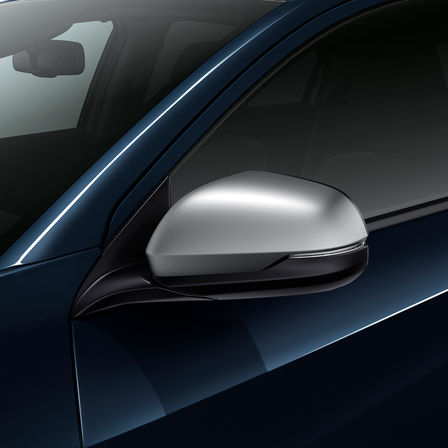 Vy från sidan av spegeln på Honda HR-V.