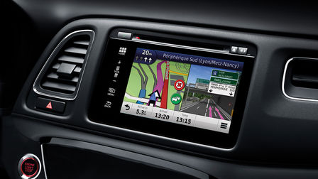 Närbild av Honda HR-V:s infotainmentsystem.