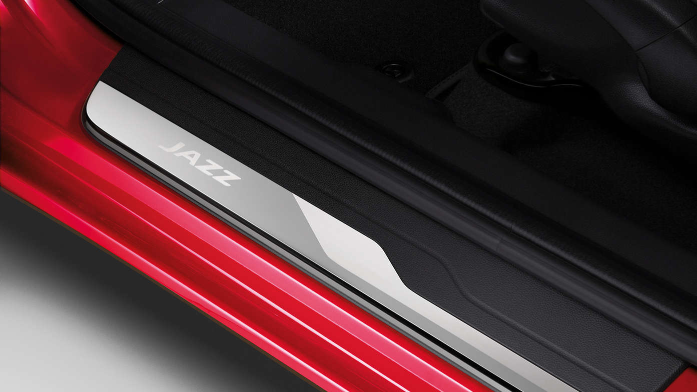 Vy uppifrån av instegslisterna på Honda Jazz.