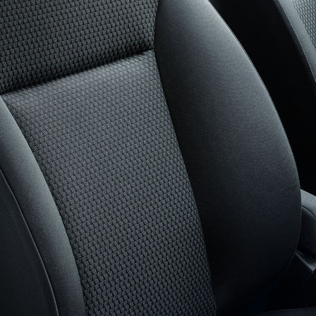 N&auml;rbild av den inv&auml;ndiga kl&auml;dseln i Honda Jazz.