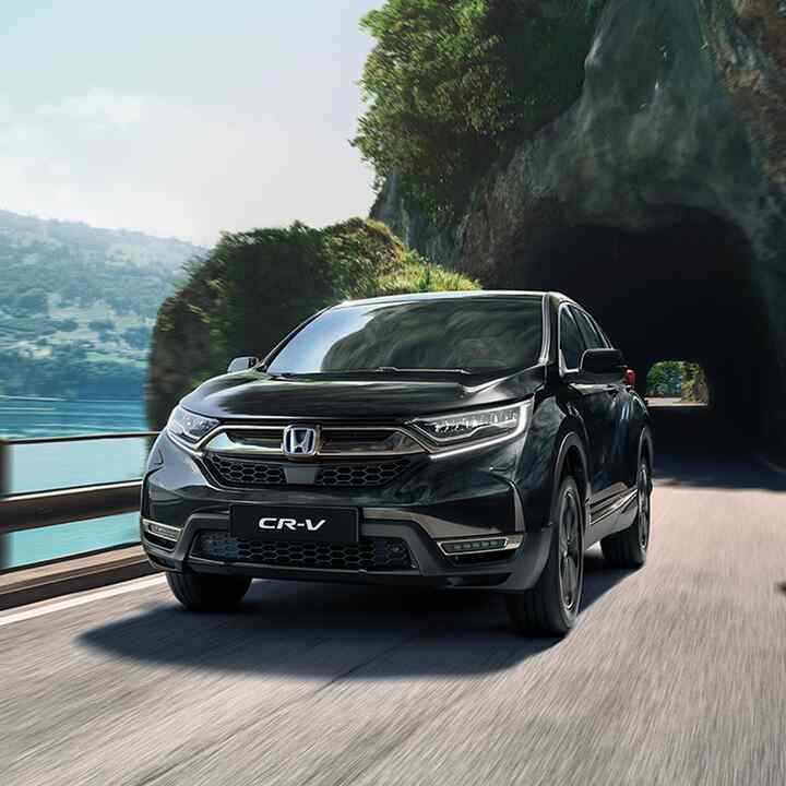 Honda CR-V Sportline med hav i bakgrunden