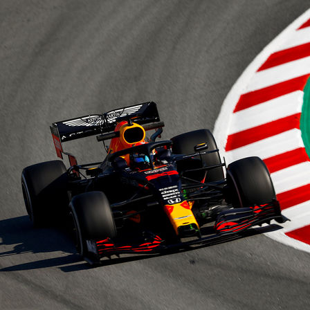 Bild på Aston Martin Red Bulls Formel 1-bil.