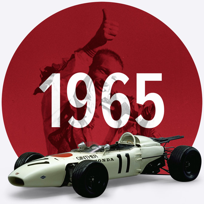 Trekvartsvy framifrån av Honda RA273.