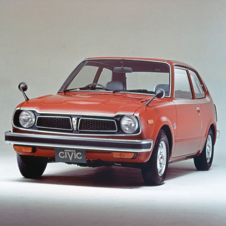 Ursprungliga Honda Civic, trekvartsvy framifrån.