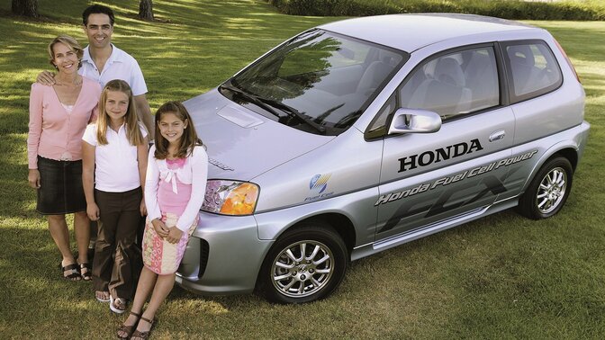 Den första familjen som köpte en Honda FCX.