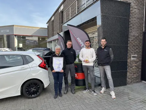 Honda-återförsäljaren tilldelas Yushu-priset.