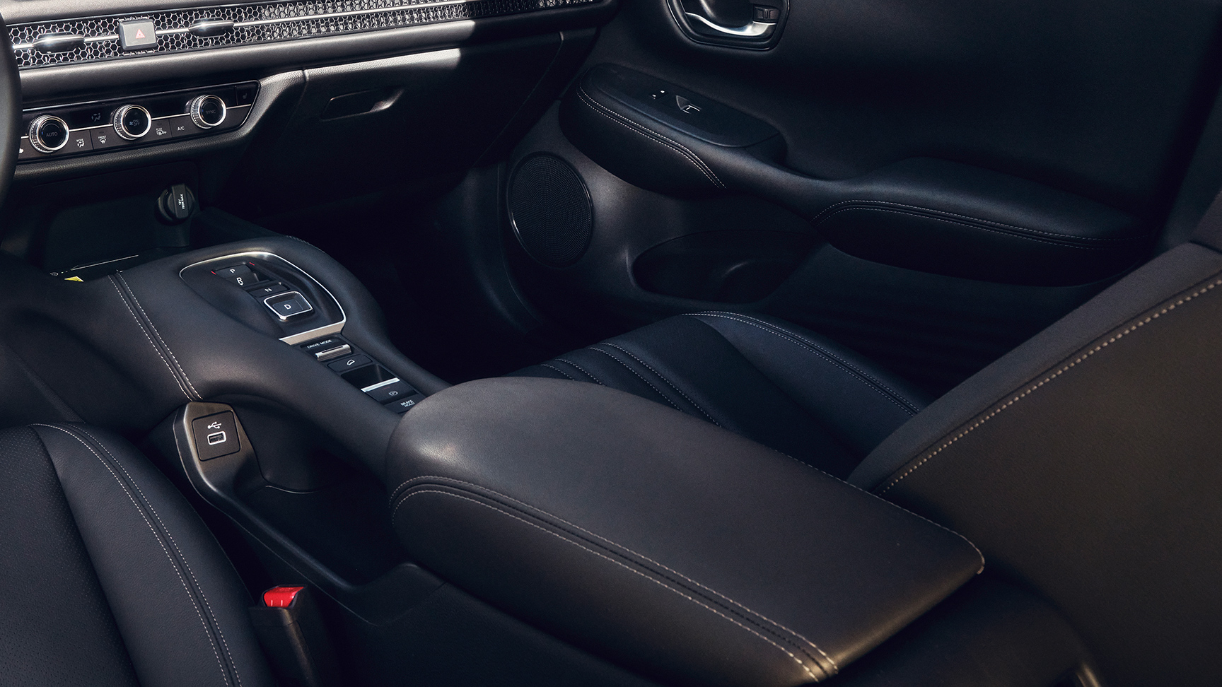 Insidan av ZR-V med instrumentpanelen