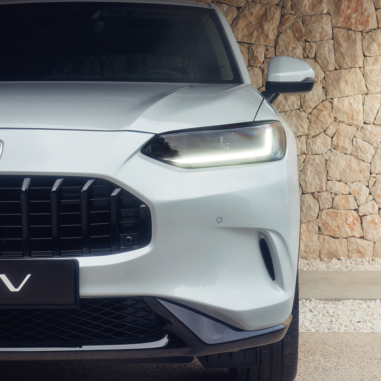 Sidvy av parkerad ZR-V