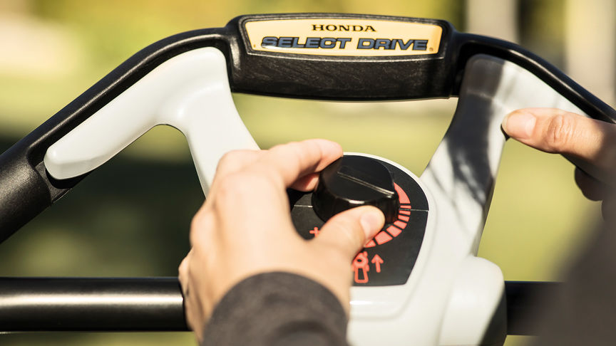 Närbild av Honda HRX-gräsklippare, Select Drive.