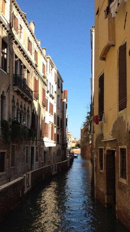 I Venedigs bakvatten.