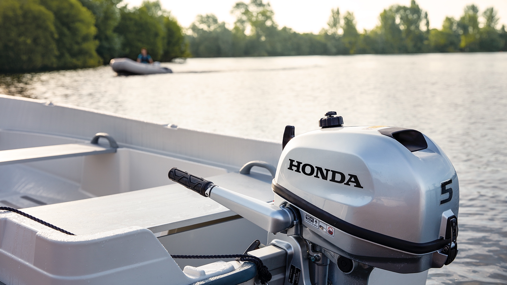 Honda BF5-motor transporteras.