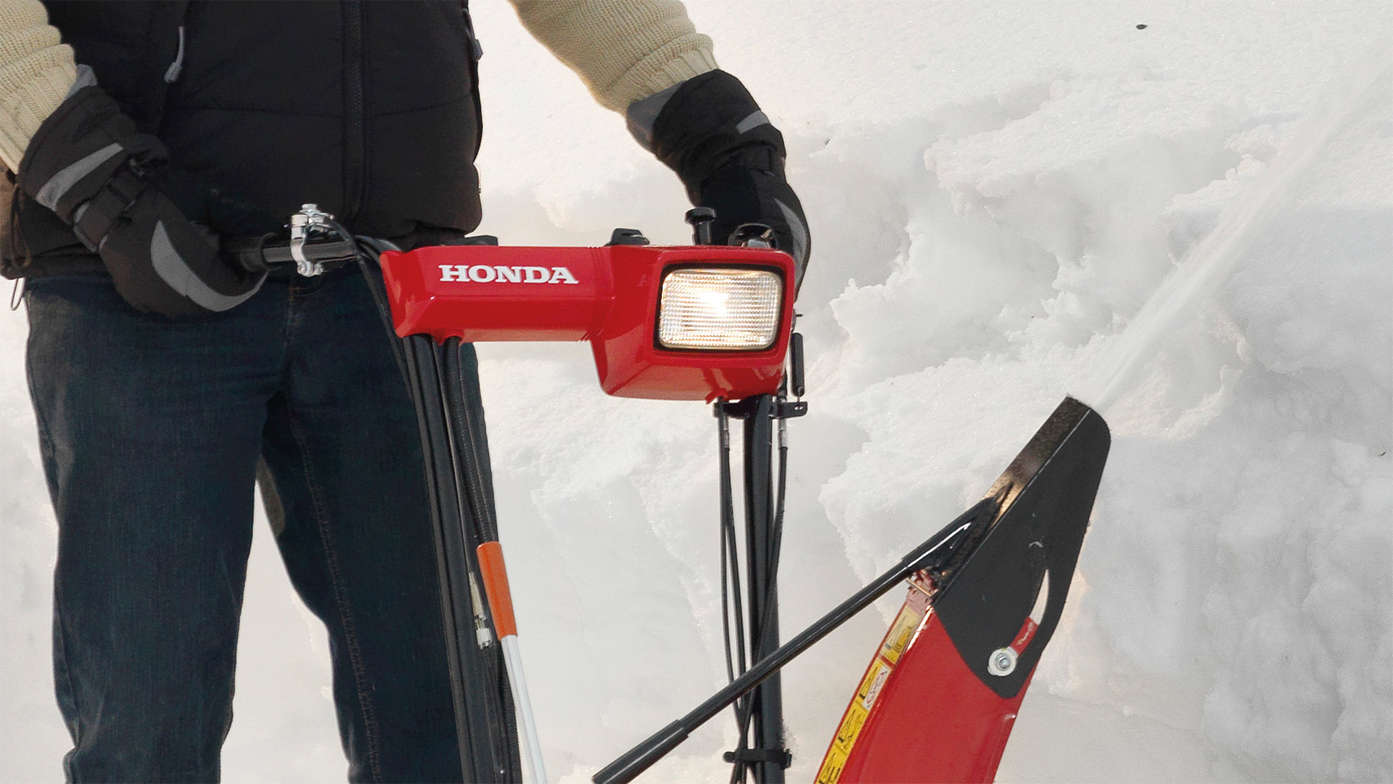 LED-strålkastare på Hondas snöslunga