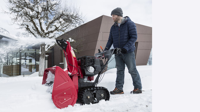 Snöslunga från sidan, används av modell.