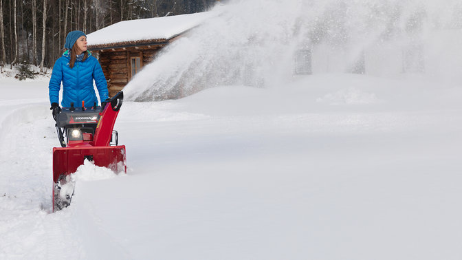 7-serien som k&ouml;rs av modell p&aring; tak.