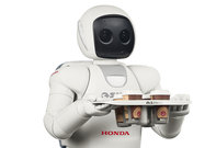 Asimo serverar kaffet